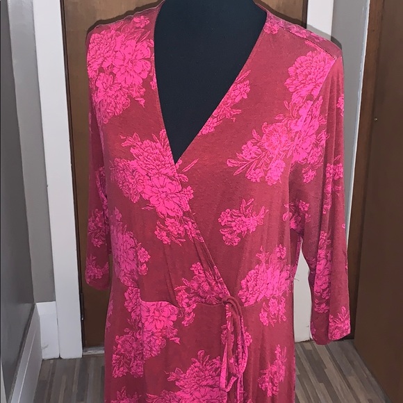 TORRID red floral jersey wrap dress! - Picture 5 of 7